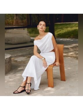 Commense Asymmetric One-Shoulder White Top